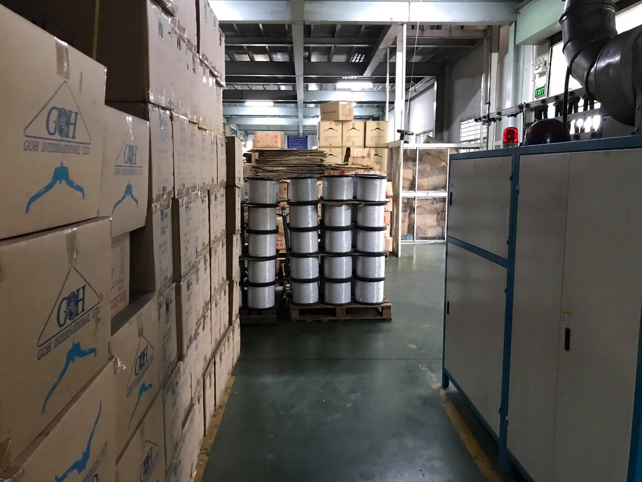 Xưởng sản xuất - Khóa Kéo và Phụ Liệu May Túi Xách Ladovie - Công Ty TNHH Kinh Doanh LADOVIE